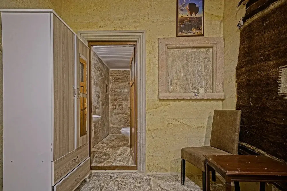 Lucky Luke Stone House