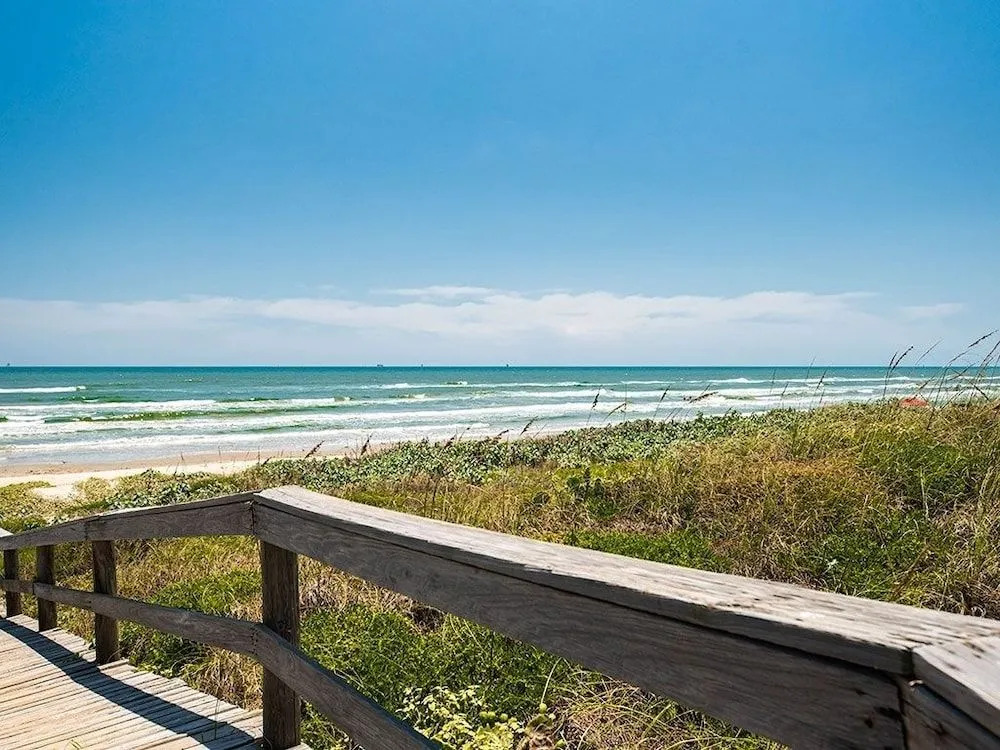 The Fisherman Sandcastle - 2 Br condo