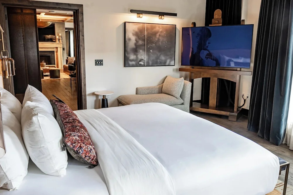 Hotel Renegade