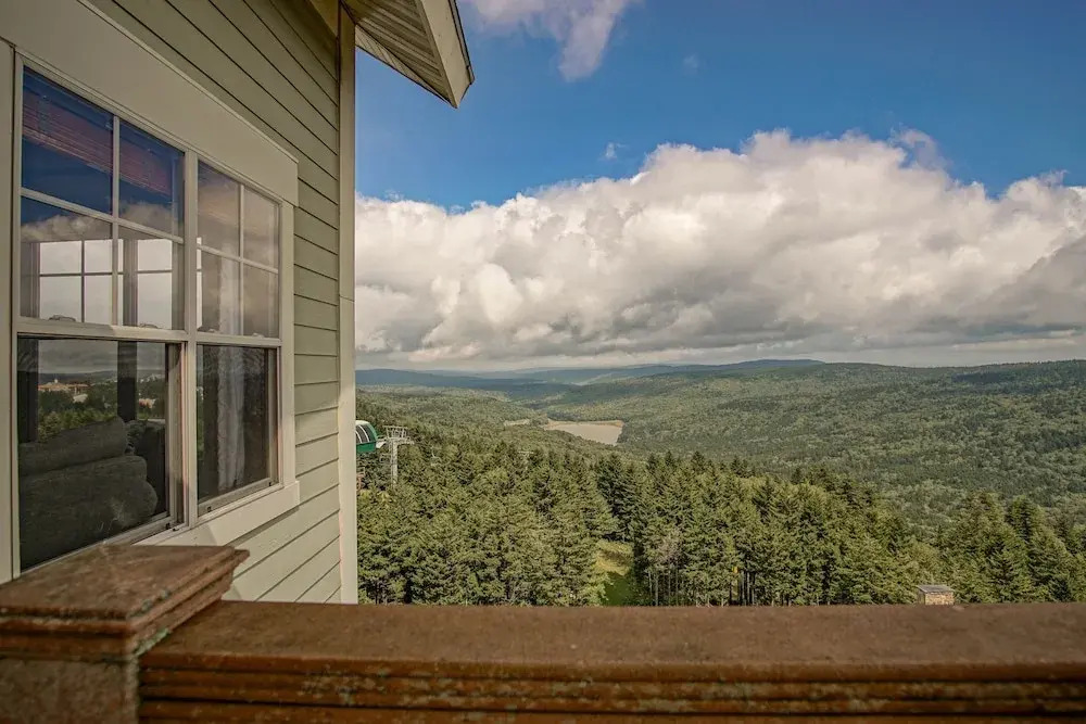 Soaring Eagle #404: 3 Bedroom 2 Bath Corner Penthouse