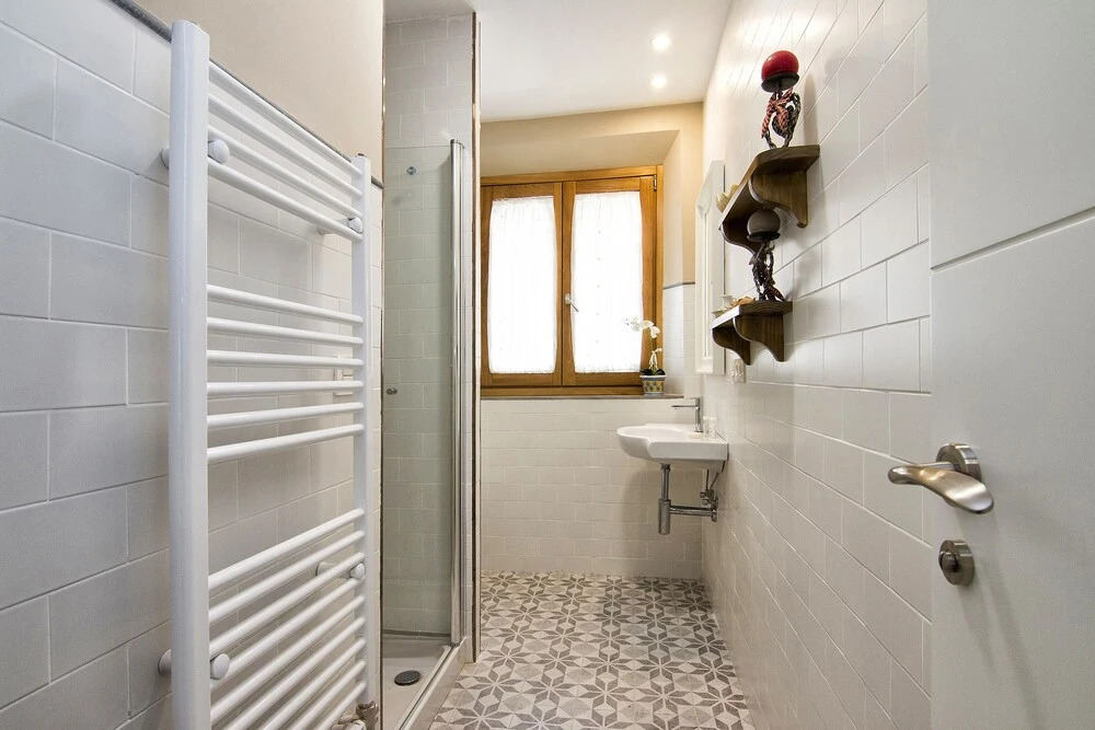 Bright & Elegant City Centre 3 BR Apart