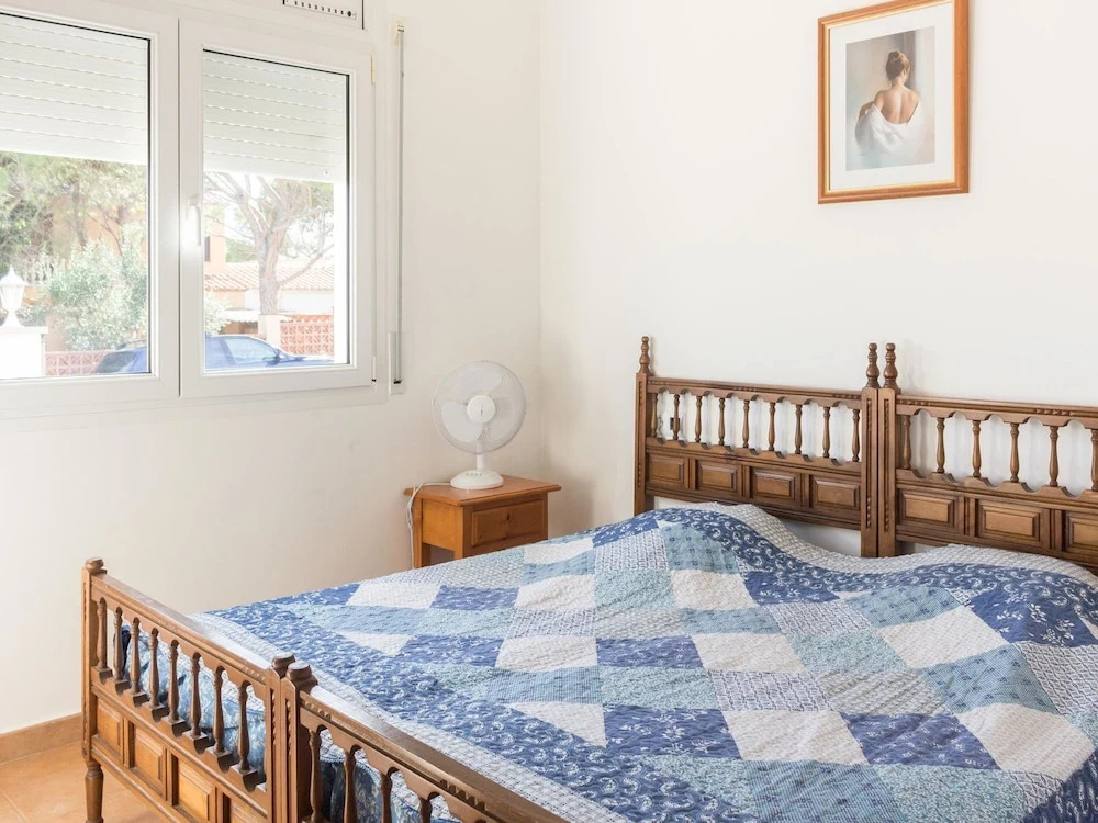 Fantastic Holiday Home With Private Swimming Pool, Near the Beach