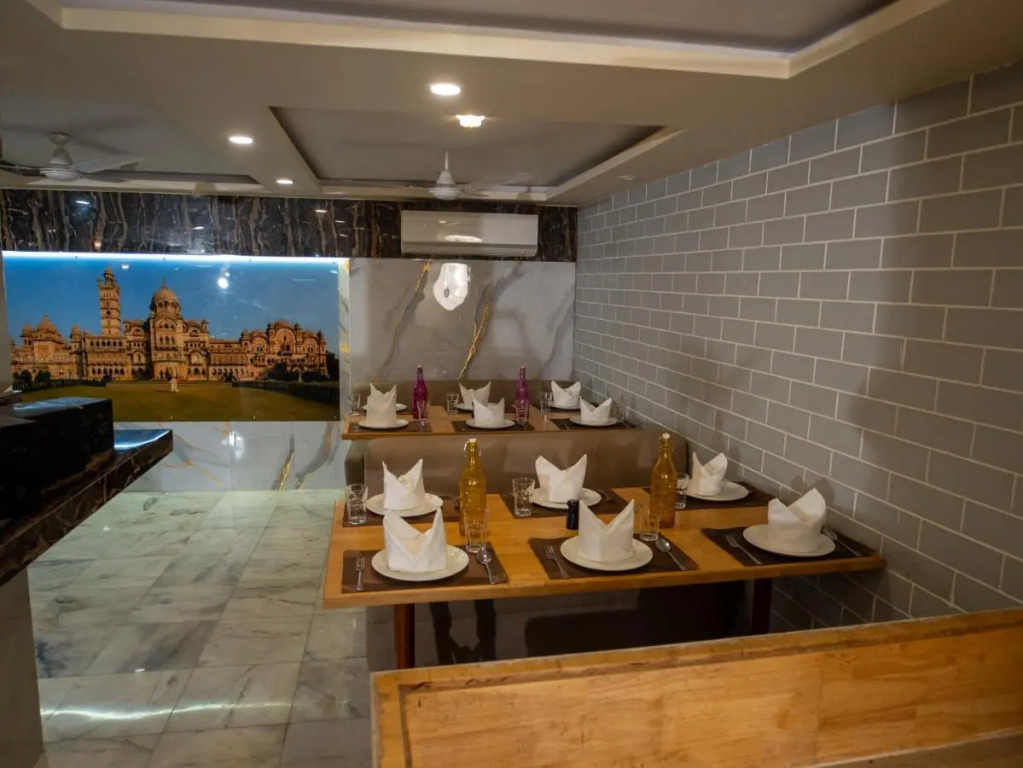 Hotel Pravasa Stay
