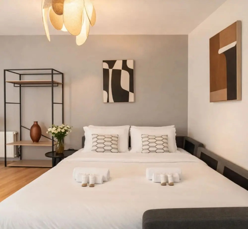 1624 Pavée