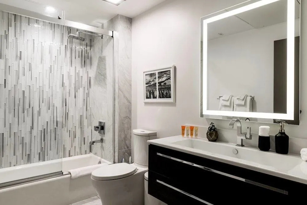 Bright, Cozy & Clean in DTLA w/ Amazing Rooftop!