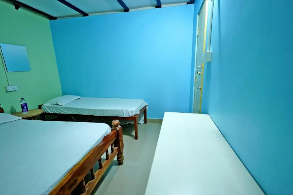 Karadikallu Homestay - Private Waterfalls, Trek, Hill Top, Home Food
