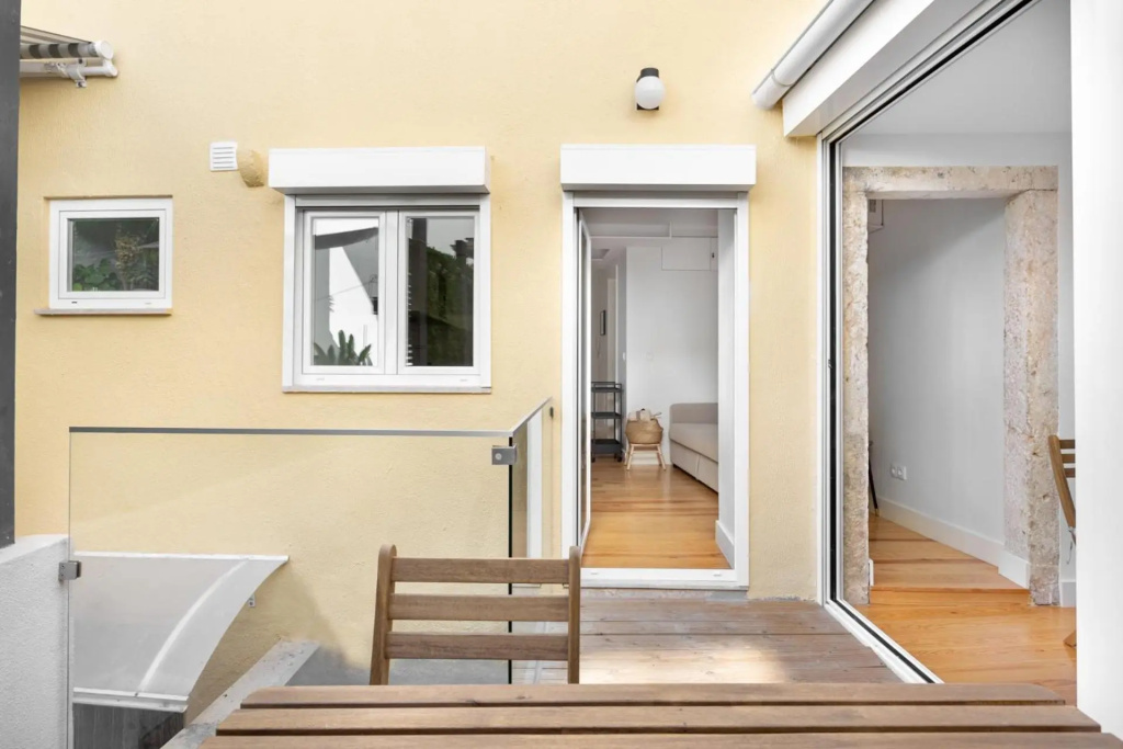 JOIVY Principe Real 2BR Apt w/Terrace nearby Botanical Garden of Lisbon