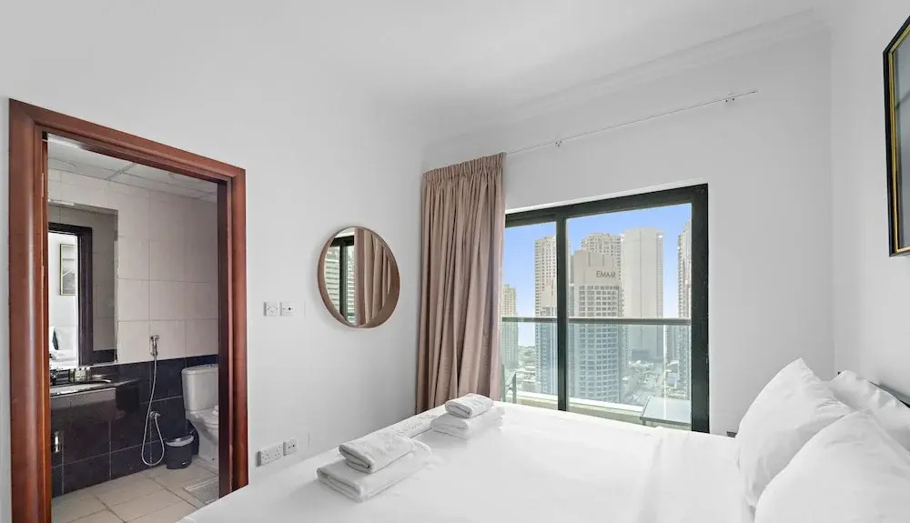 WelHome - Stunning High-Rise with Canal View Near MarinaMall
