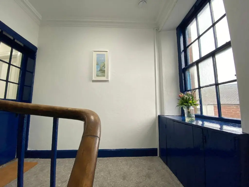 Stylish 2nd Floor Georgian Period Flat (Adults Only)
