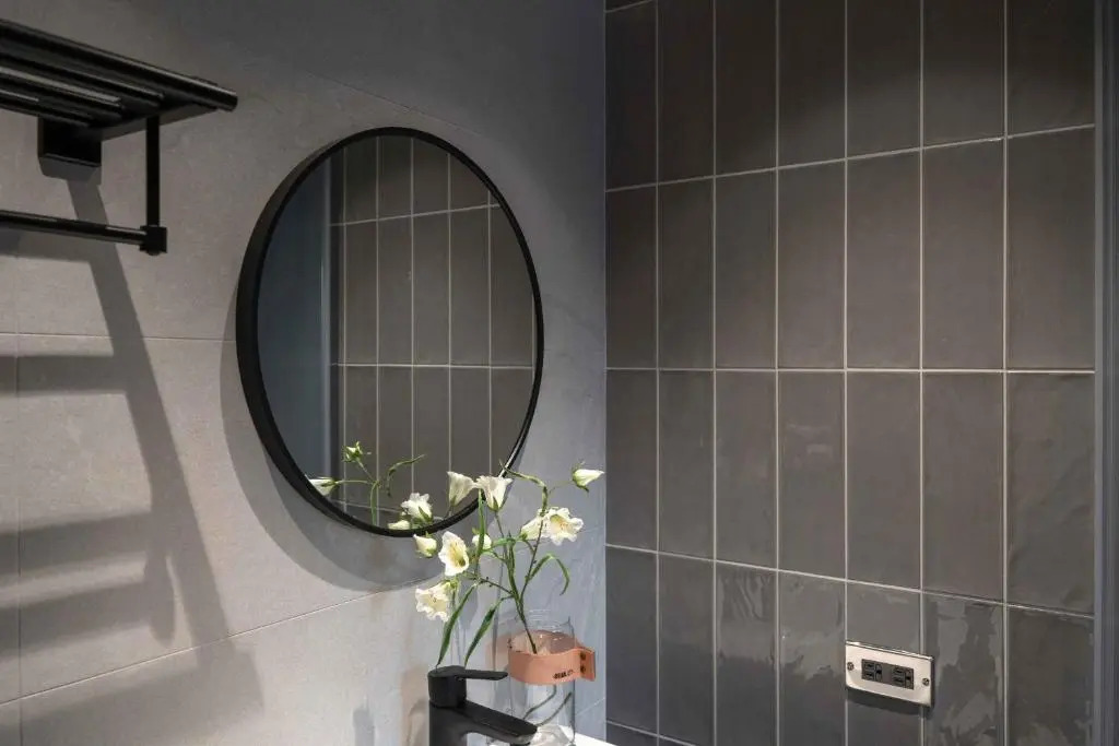 Lin Apartments by Olala Homes