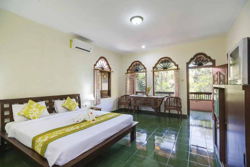 Отель Three Brothers Bungalows & Villas