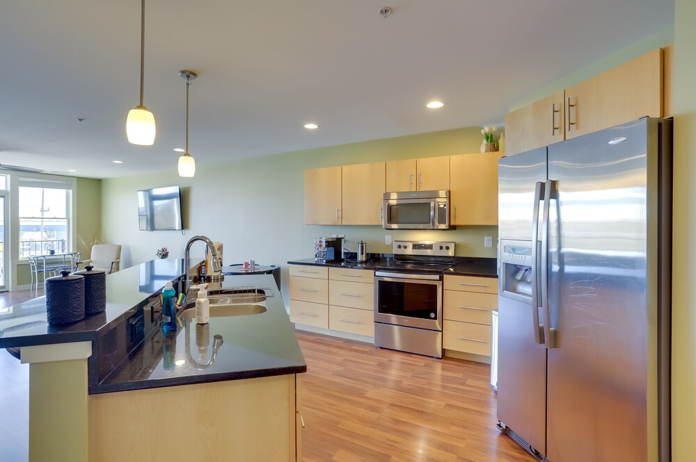 St Joseph Condo < 1 Mi to Beach & Downtown!