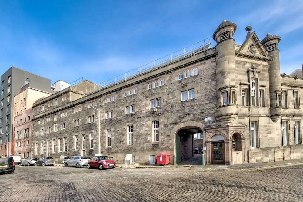 Converted Tea House With Retro Vibes In Lively Leith