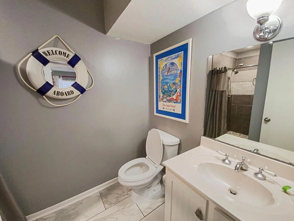 Tradewinds Condominium #24 by Destin Getaways