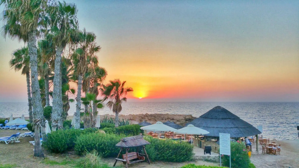 Cynthiana Beach Hotel