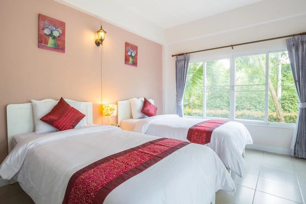 Villa Reina Resort