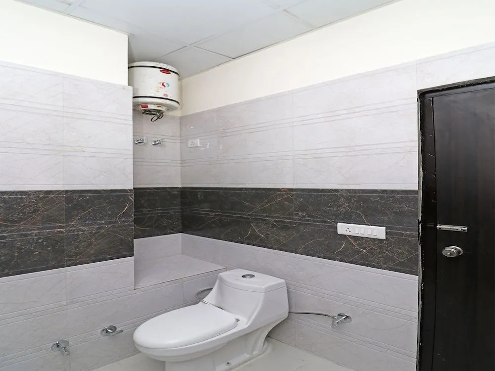 OYO 12472 Hotel Olive