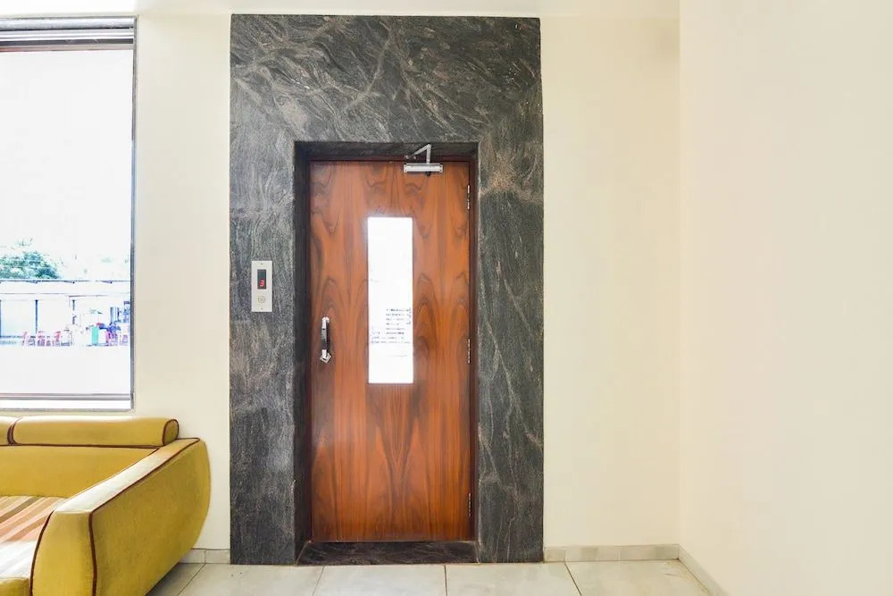 OYO 18493 Hotel Sai Sparsh