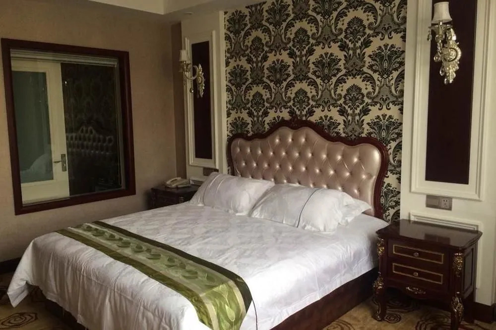 Shanghai Happy Hotel