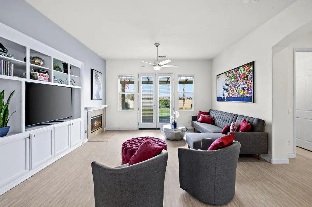 New Listing Luxurious Getaway Near Polo Fields home of Coachella, Stagecoach Sleeps 11 Pool,Parking, Golf, Spa, Coffee