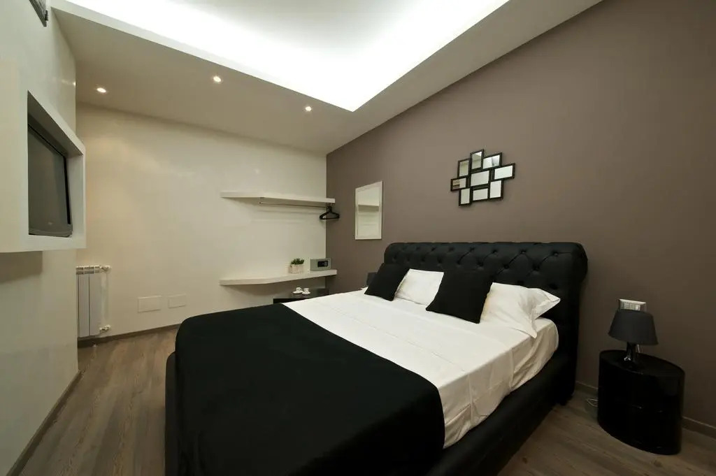 Roma Naif Rooms