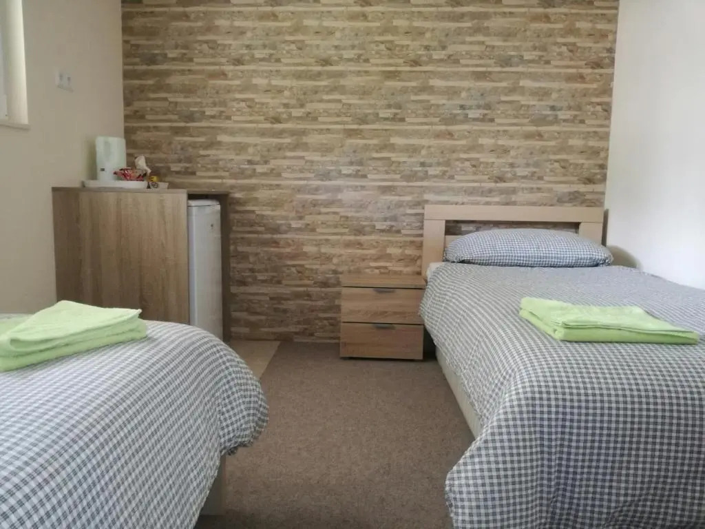Riverside Guesthouse