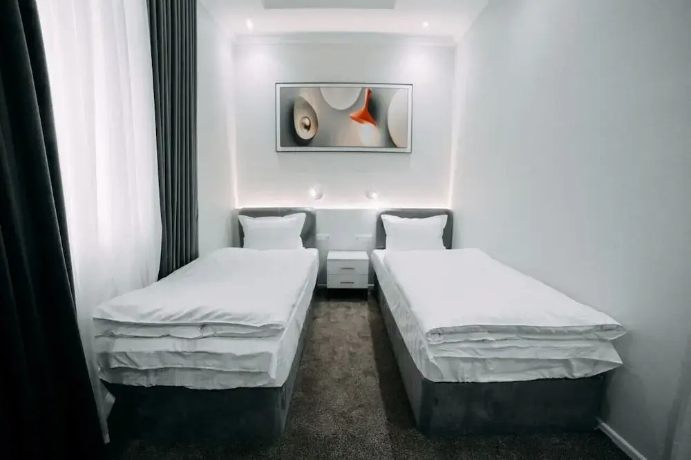 Central Plaza Hotel