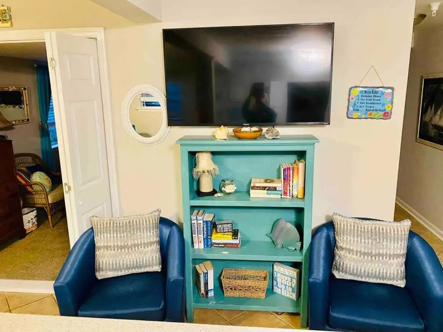 Mini Pearl, Private 2 BR - 1 block to BEACH!