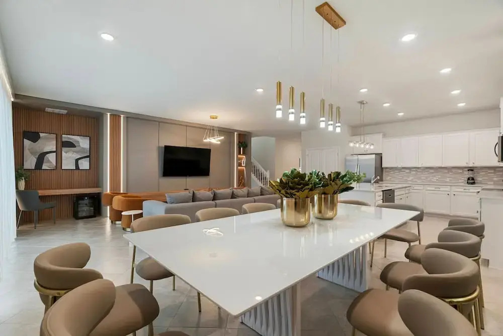 Incredible 10bd Summerkitchen Windsor Cay
