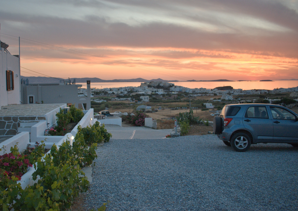 Petros Studios & Suites