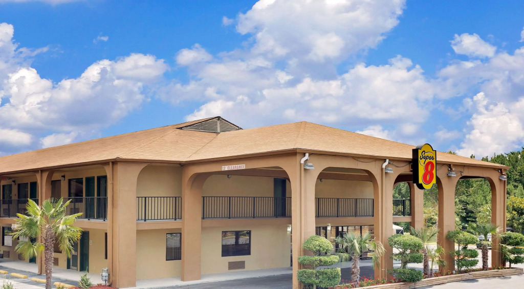Super 8 by Wyndham Cartersville