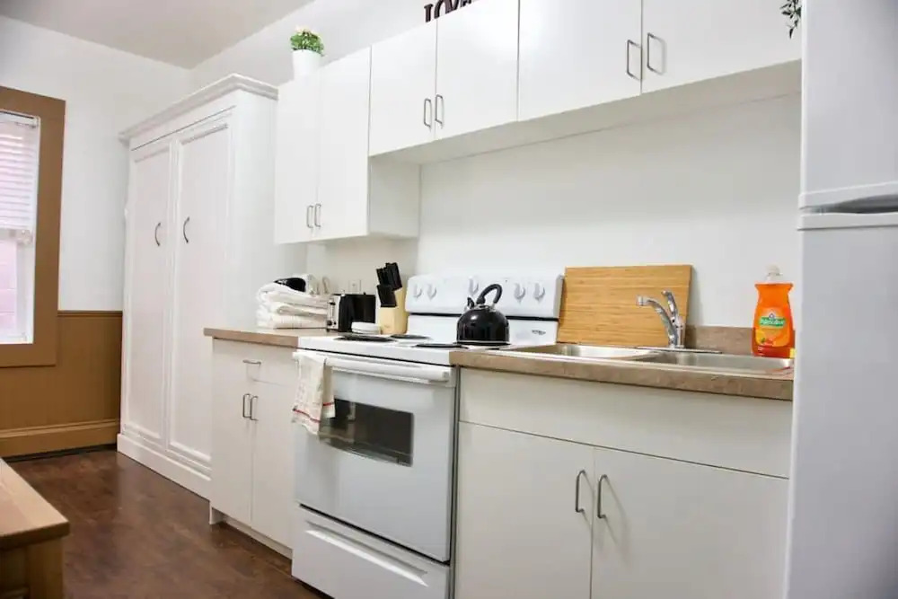 Affordable Apartment w Parking Location Coffee