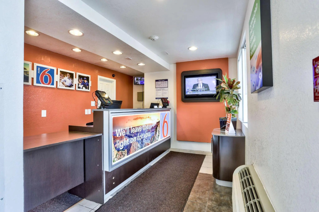 Motel 6 Flagstaff East - Lucky Lane