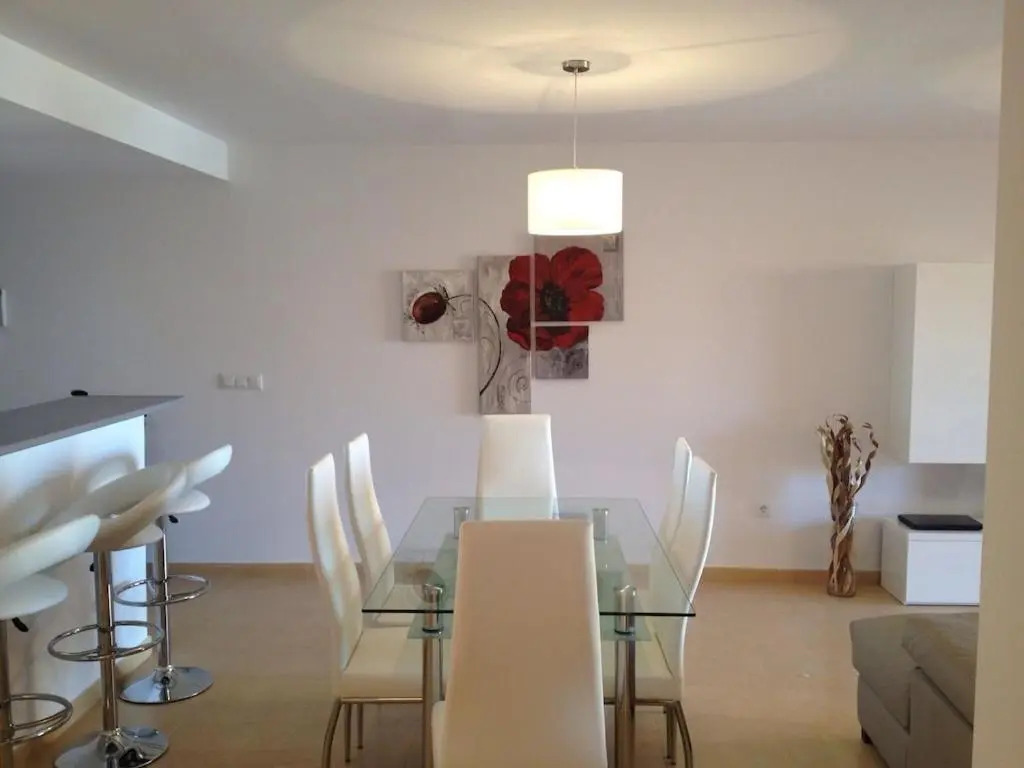 Luxury Spacious Apartment With Golf, Pool & Lake Views 5 Stars
