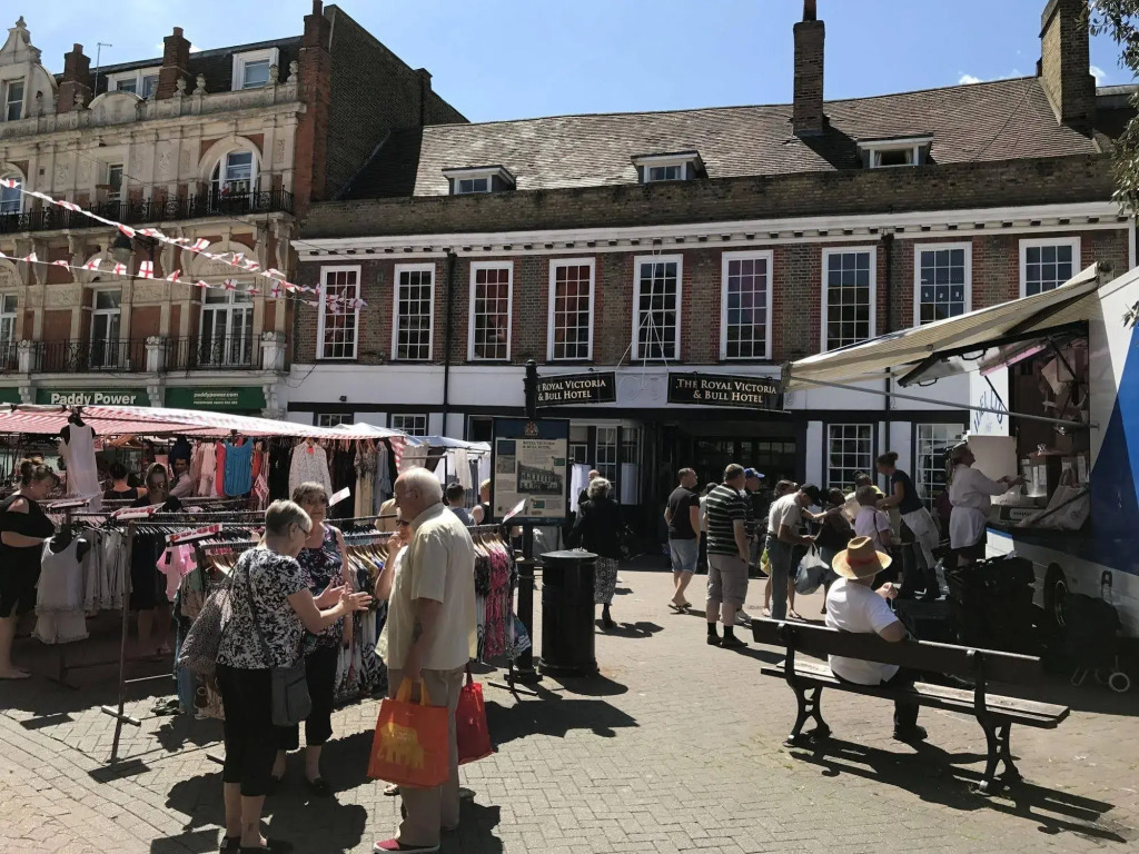 The Royal Victoria and Bull Hotel