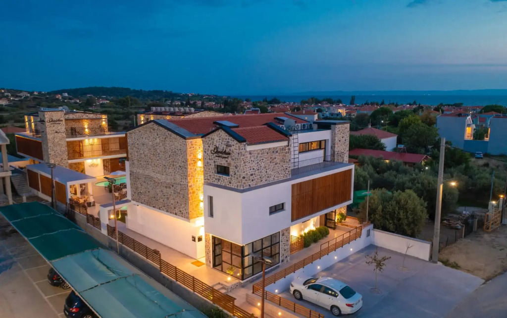 Dandelion Suites
