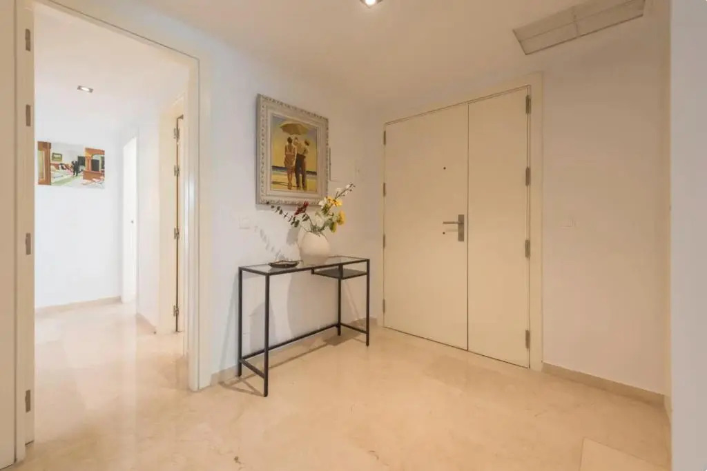 Charming 2 Bedroom Trocadero Arena area