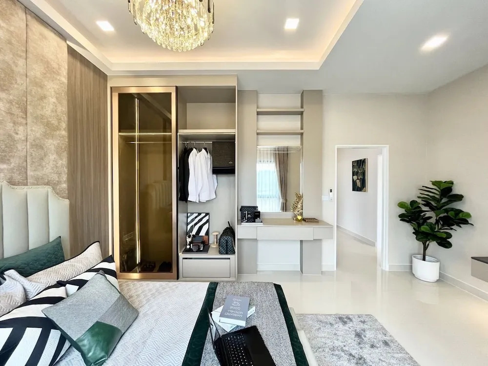 Southern Peak Pool Villa HuayYai Pattaya