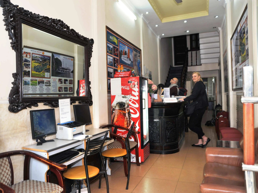 Le Petit Hotel & Travel