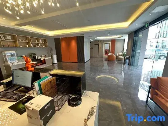 Zhangjiagang Manjin Hotel (Mambat Shopping Plaza Branch)
