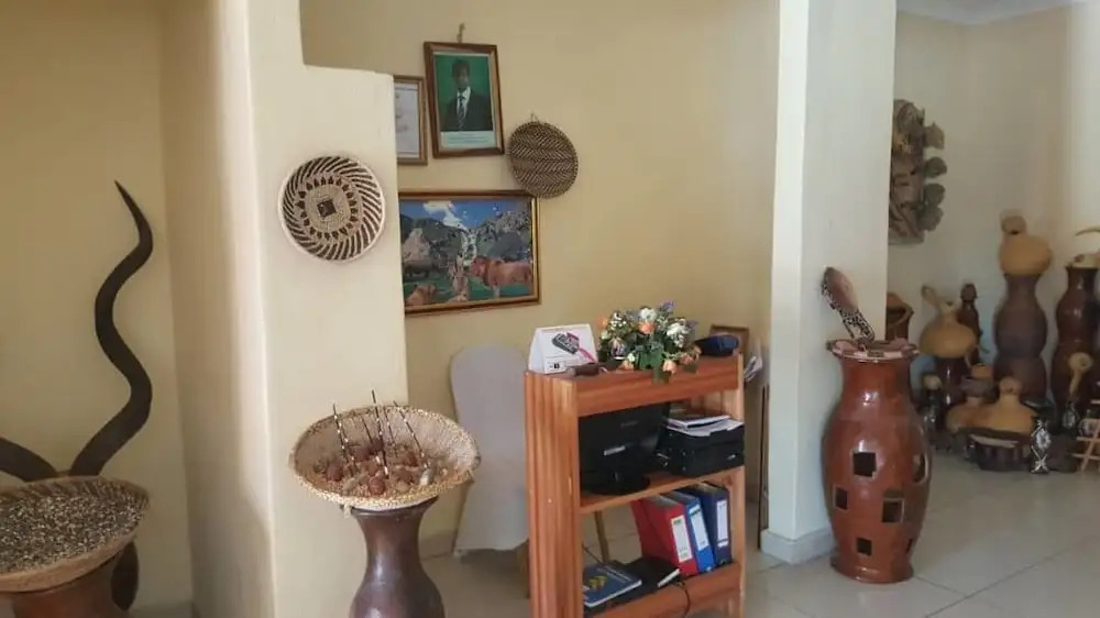 Twin Cave Lodge