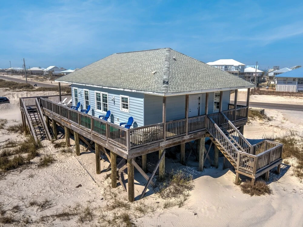 Island Sun - First Row Beach House! Fun And Games Galore - Including A Private Volleyball Pit! 3 Bedroom Home by RedAwning