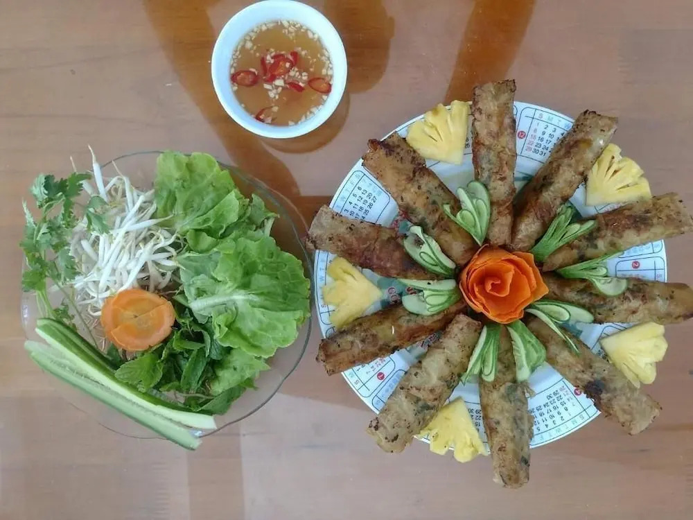 Tuyets Homestay