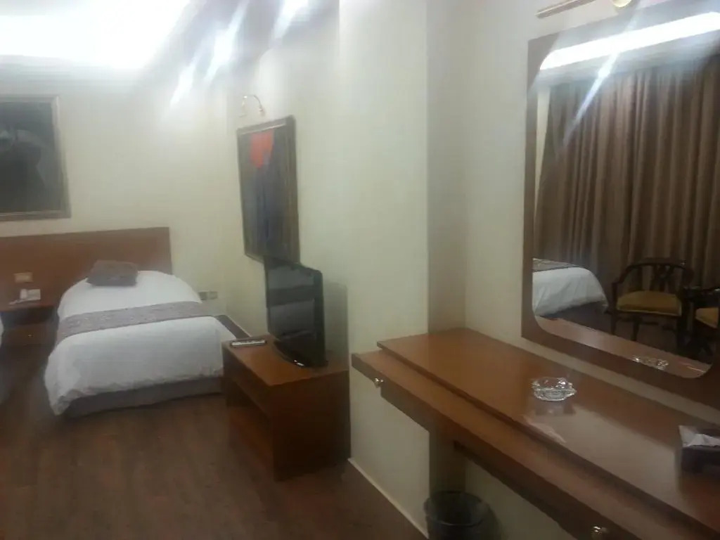 Clermont Hotel Suites