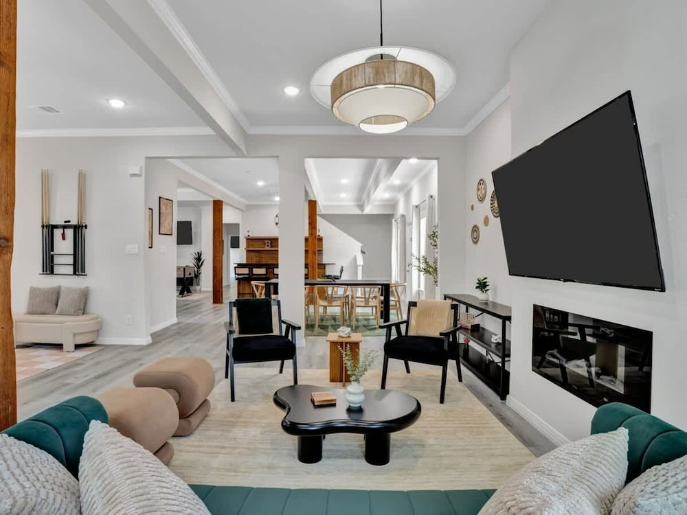 Modern Luxury Minutes From Downtown Dallas