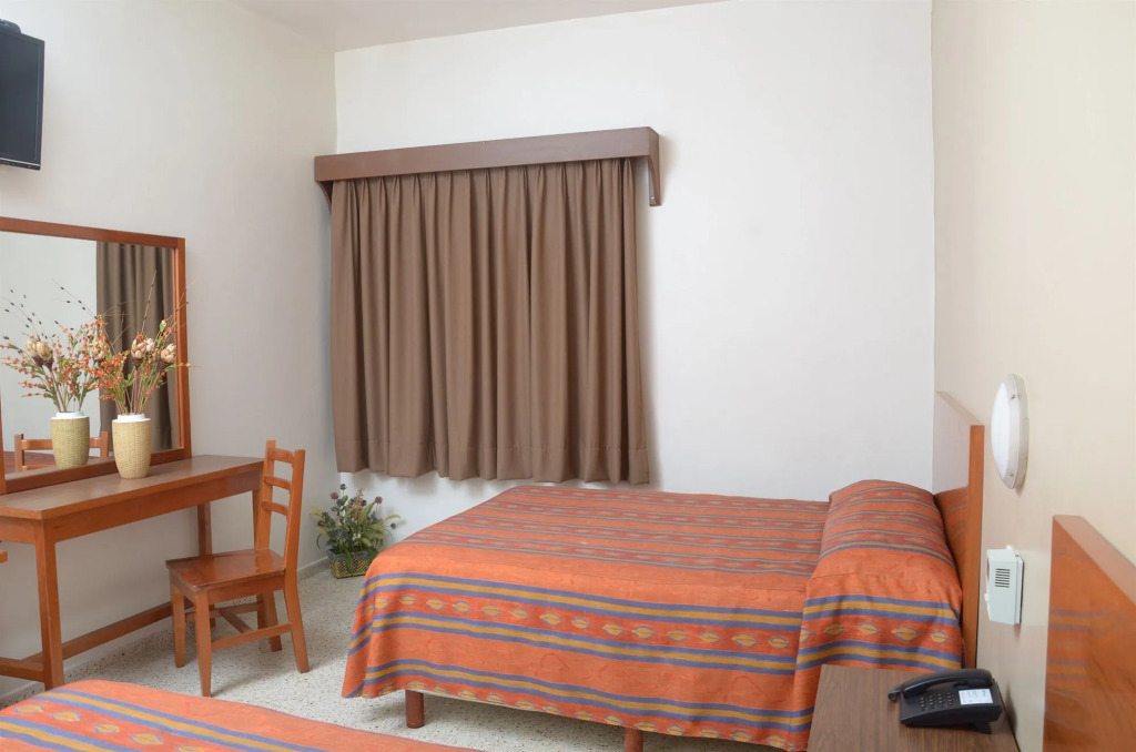 Hotel Delfines - a 2 calles del Acuario Veracruz