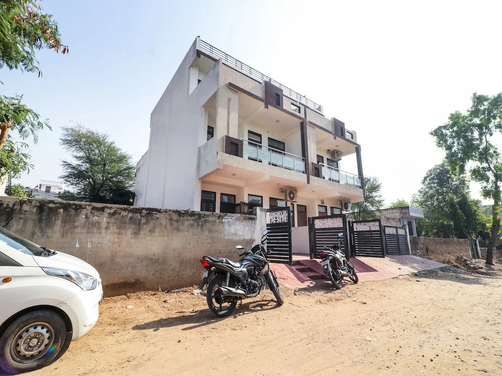 OYO 26863 Raj Villa