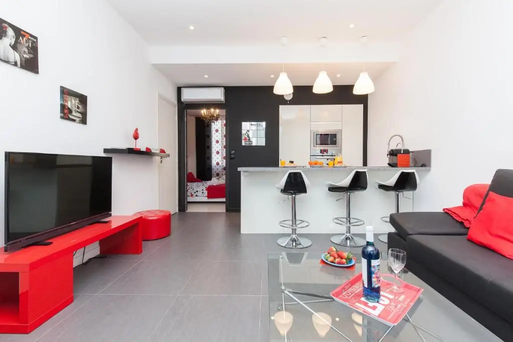 7e Art 2 pièces 3 étoiles calme plein centre Cannes 5mn plages et Palais