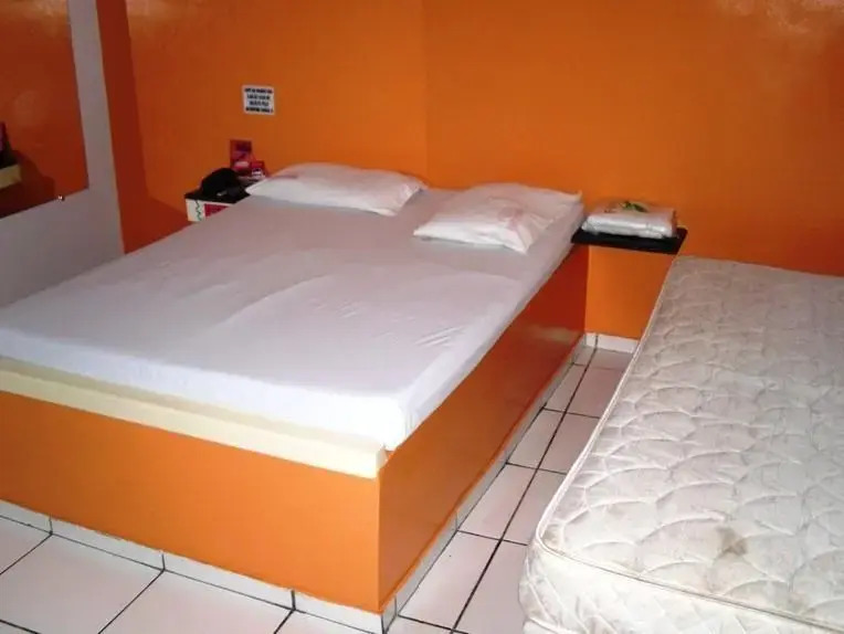 New Fox Hotel