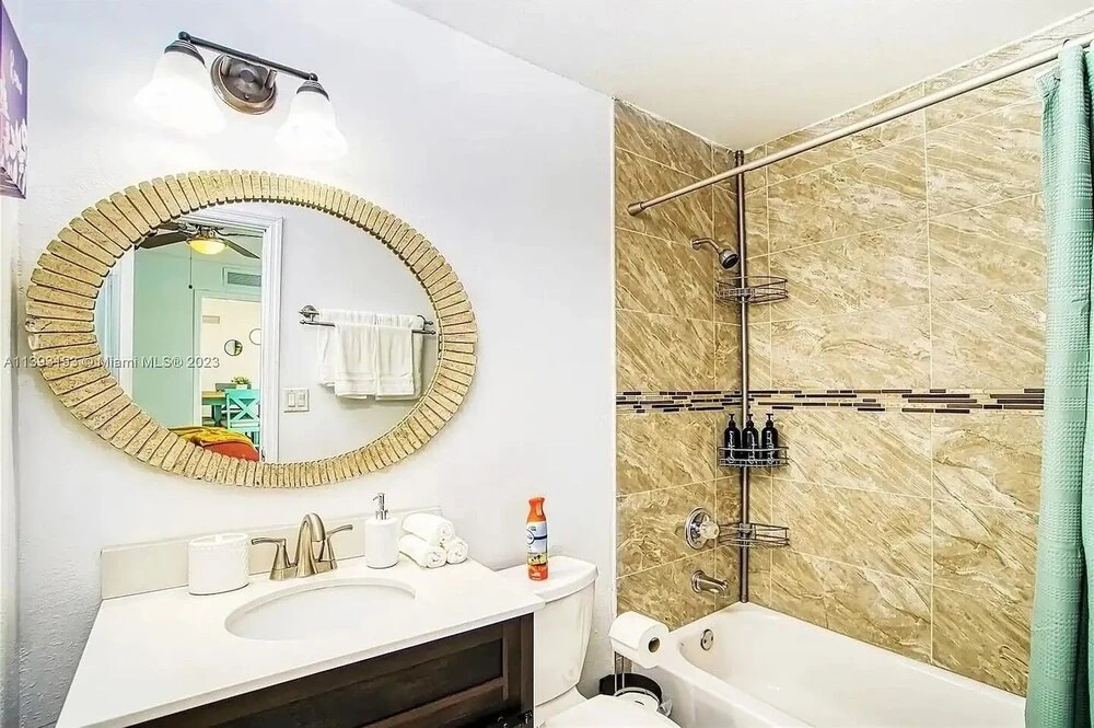 Sun-kissed Retreat: Poolside And Beach Nearby! 4 Bedroom Home by RedAwning